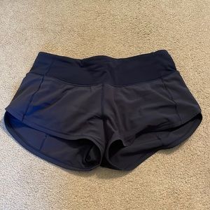 Lululemon speed up low rise lined shorts 2.5” size 2